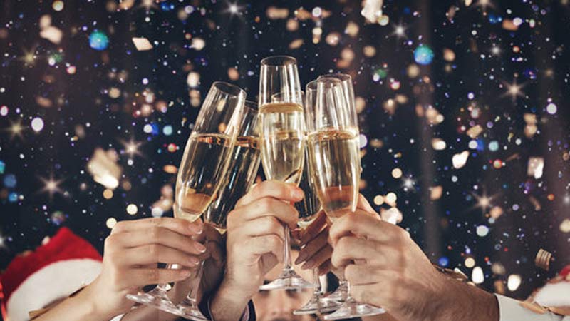 5 Tips for Crossdressers on New Year’s Eve