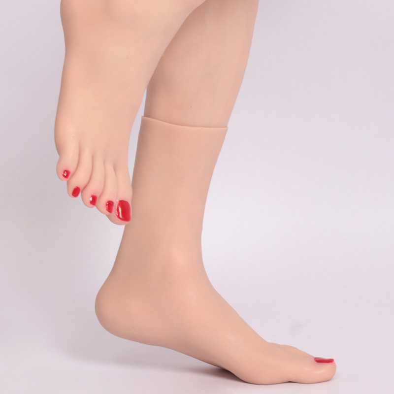 Roanyer’s New Silicone Foot Sleeves – Try Them Now!